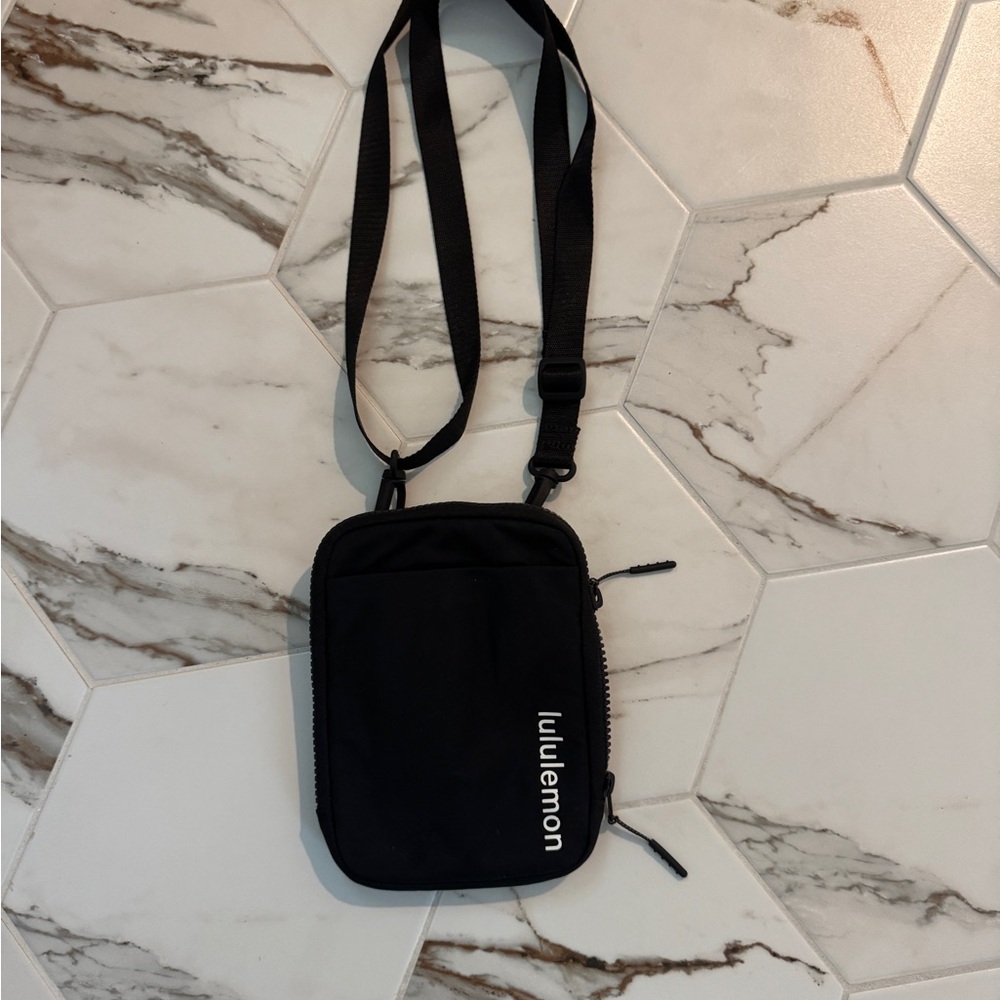lululemon athletica Black Belt Bag Minimalist Design